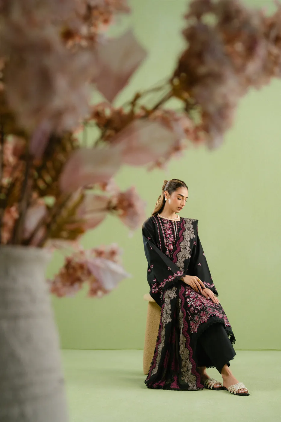 3 PIECE EMBROIDERED LAWN SUIT-SABLE SPRAY (UNSTITCHED)