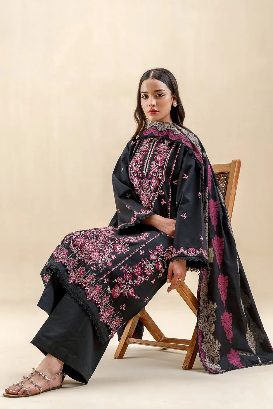 3 PIECE EMBROIDERED LAWN SUIT-SABLE SPRAY (UNSTITCHED)