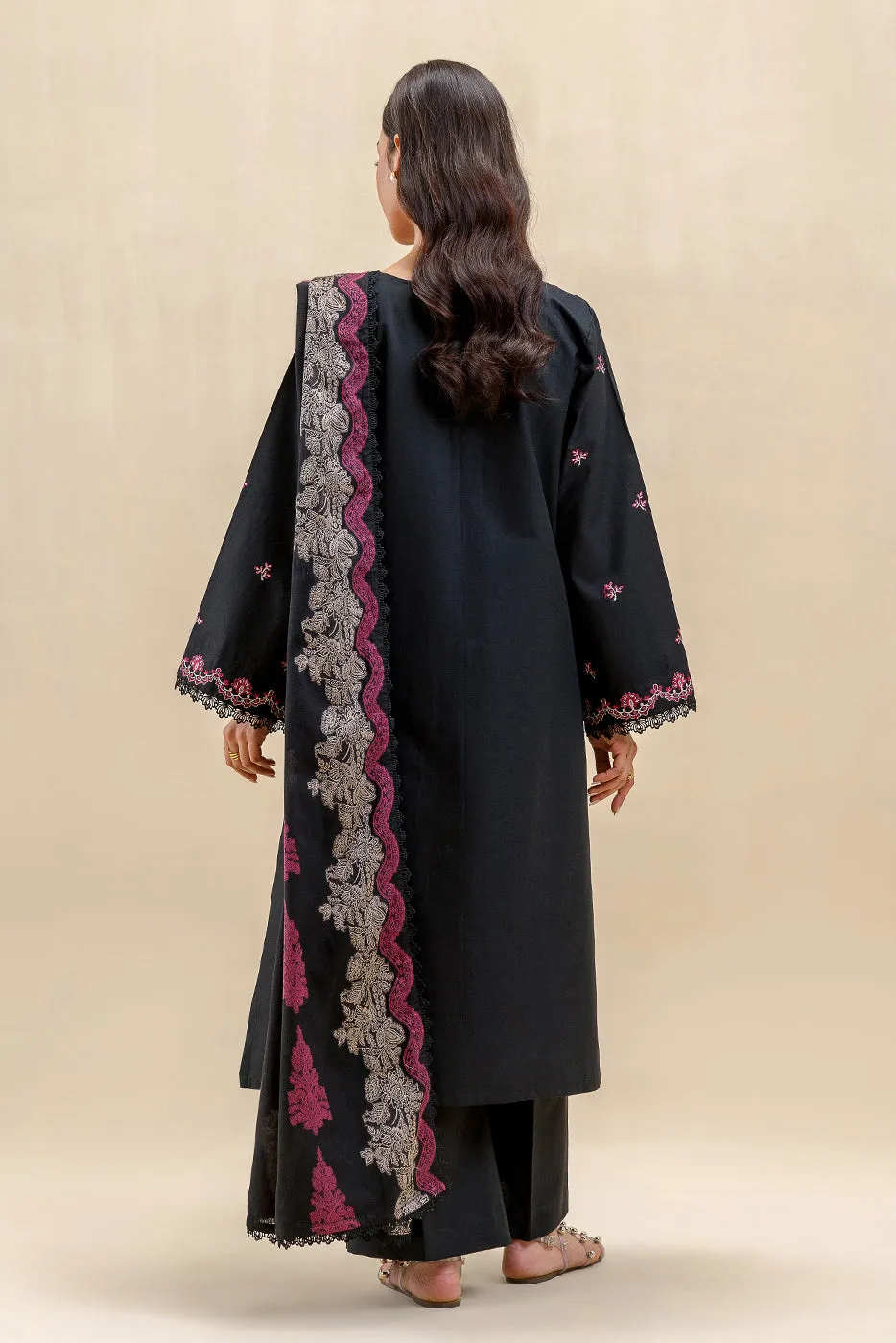 3 PIECE EMBROIDERED LAWN SUIT-SABLE SPRAY (UNSTITCHED)