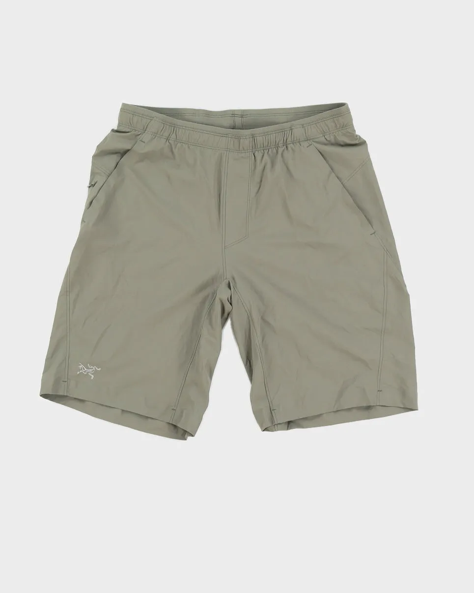 Arc'teryx Grey Utility Shorts - W32
