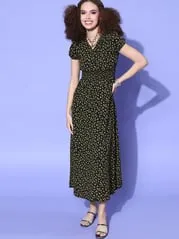 plusS Women Stunning Black Floral Volume Play Dress