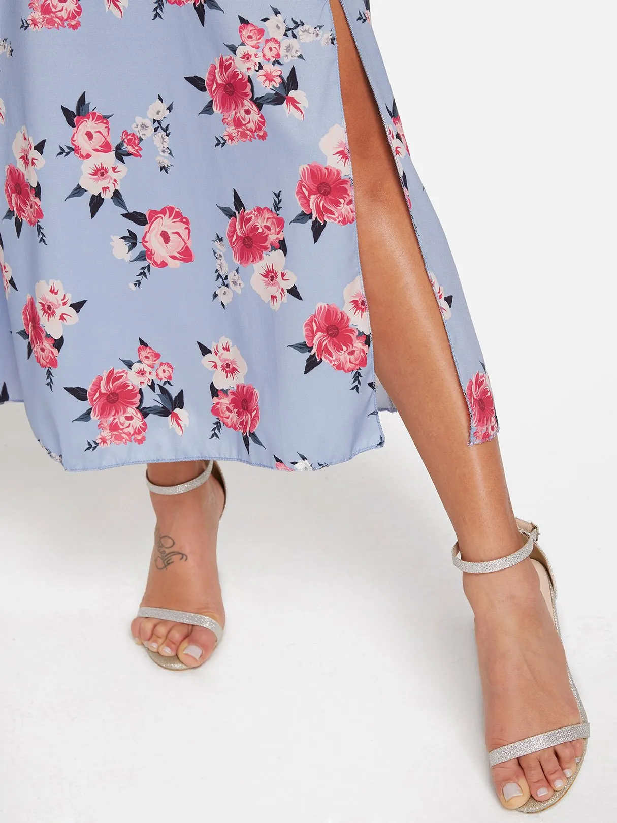 Wholesale Red V-Neck Long Sleeve Floral Print Lace-Up Slit Hem Dresses